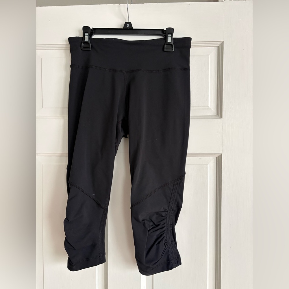 Lululemon Cropped Leggings, Size 6